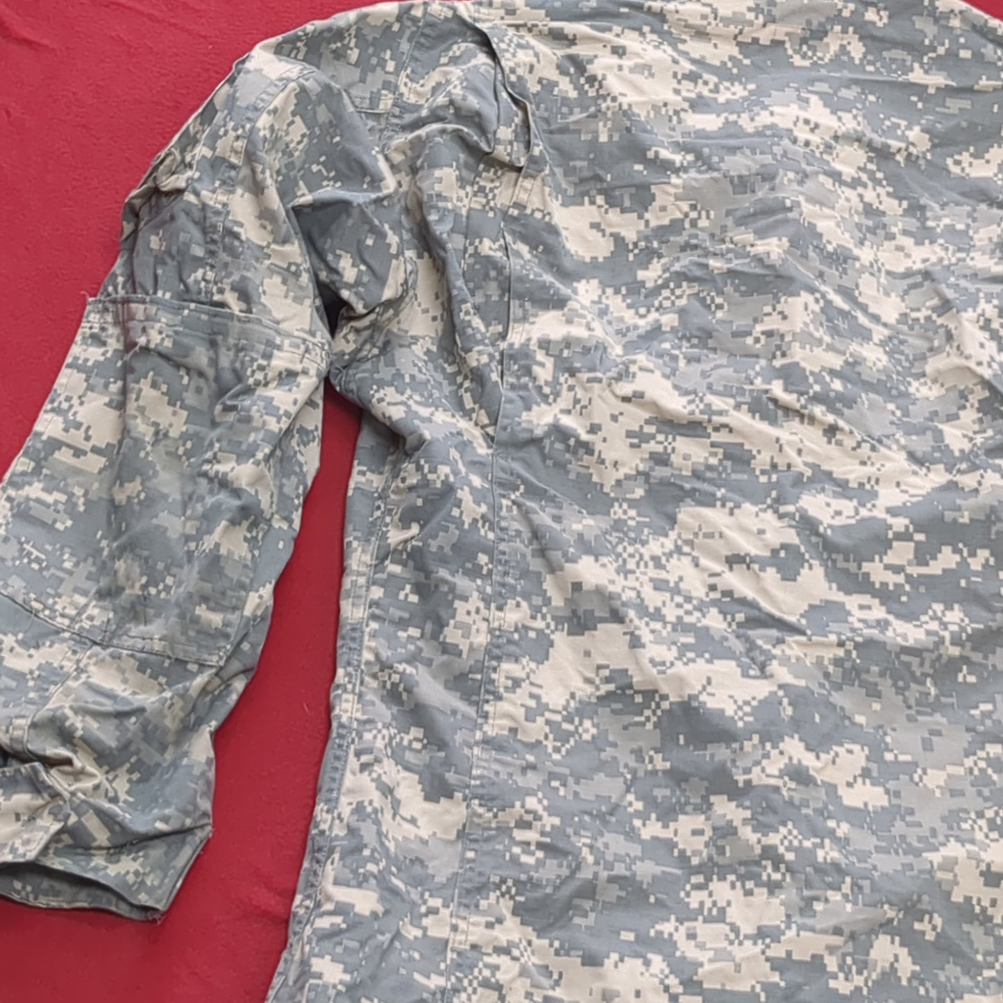 US Army ACU Combat Uniform Top Medium Long UCP Digital Good Condition (fb16-MAY203)