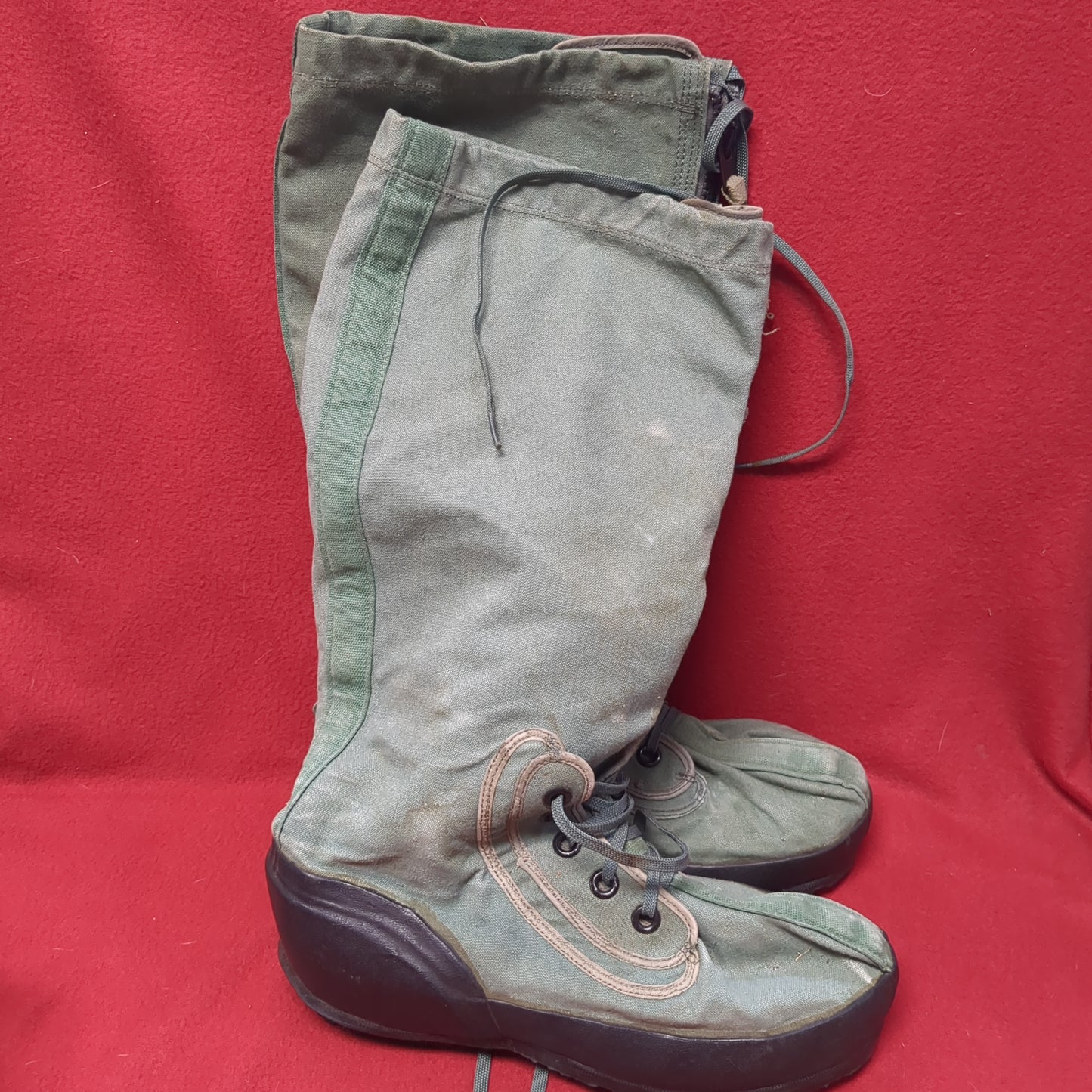 Cold Weather N-1B MUKLUK Boots (SMALL) USAF GI (Pre-Owned) with Wool Liners (CB01-MAY208)