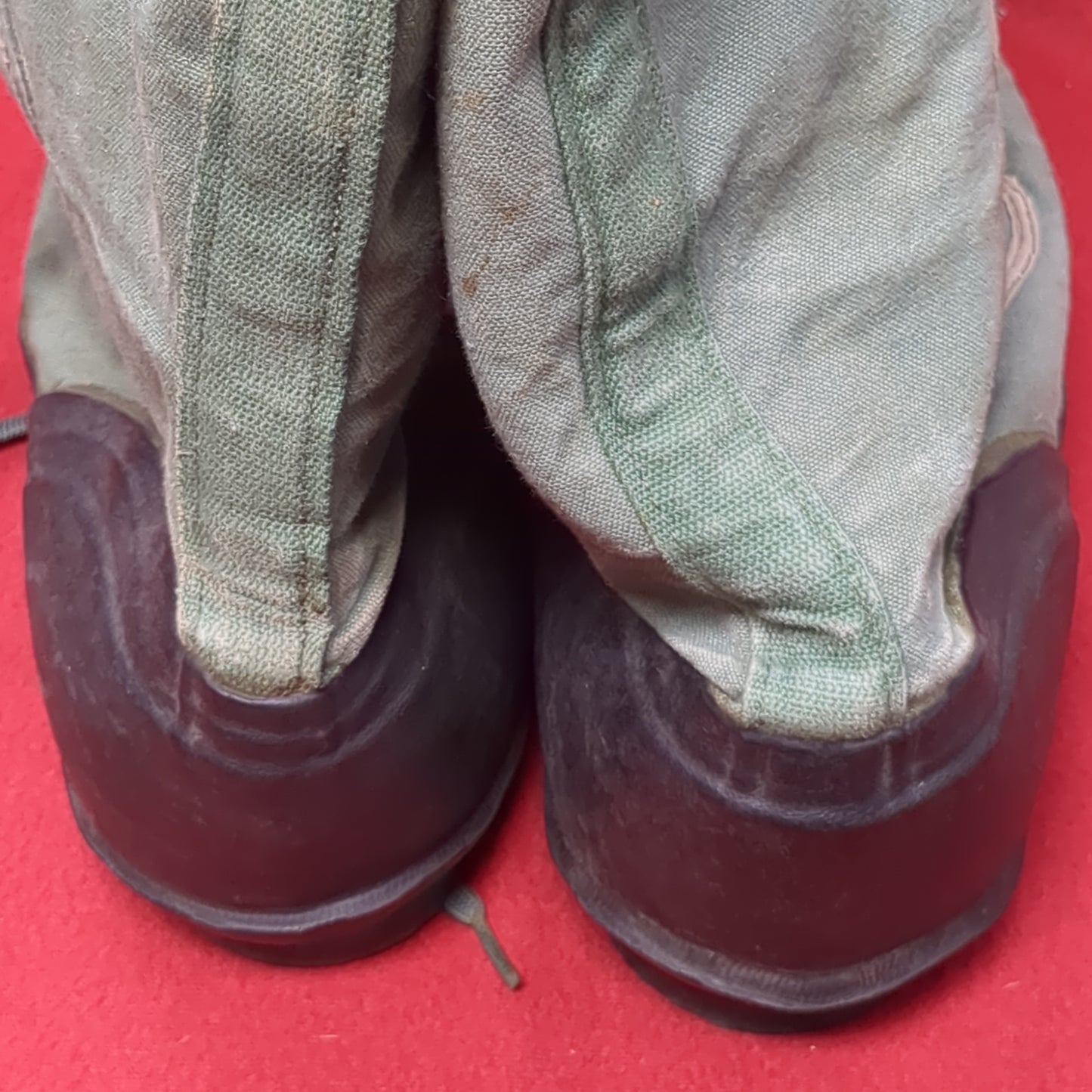 Cold Weather N-1B MUKLUK Boots (SMALL) USAF GI (Pre-Owned) with Wool Liners (CB01-MAY208)