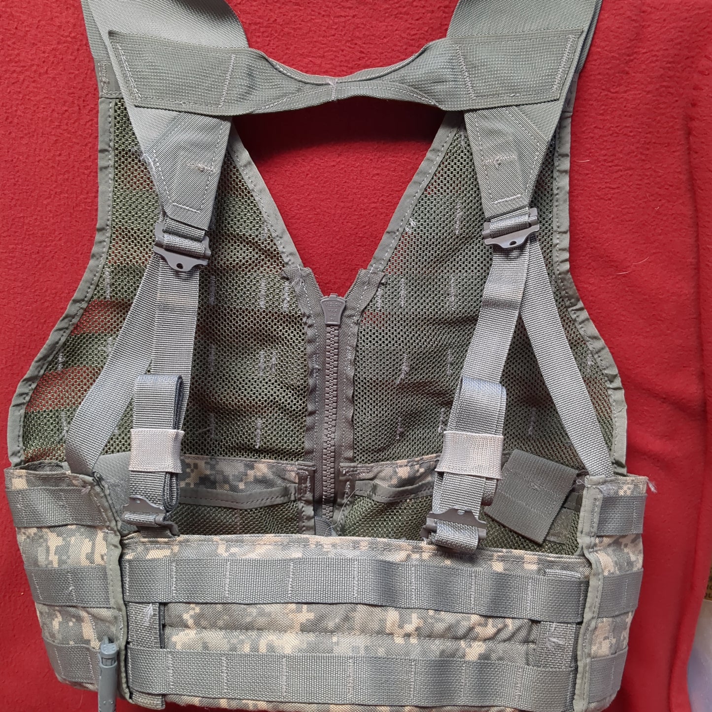 Chest Rig ACU Digitial Camo Fighting Load Carrier FLC Molle (eb09-MAY286)