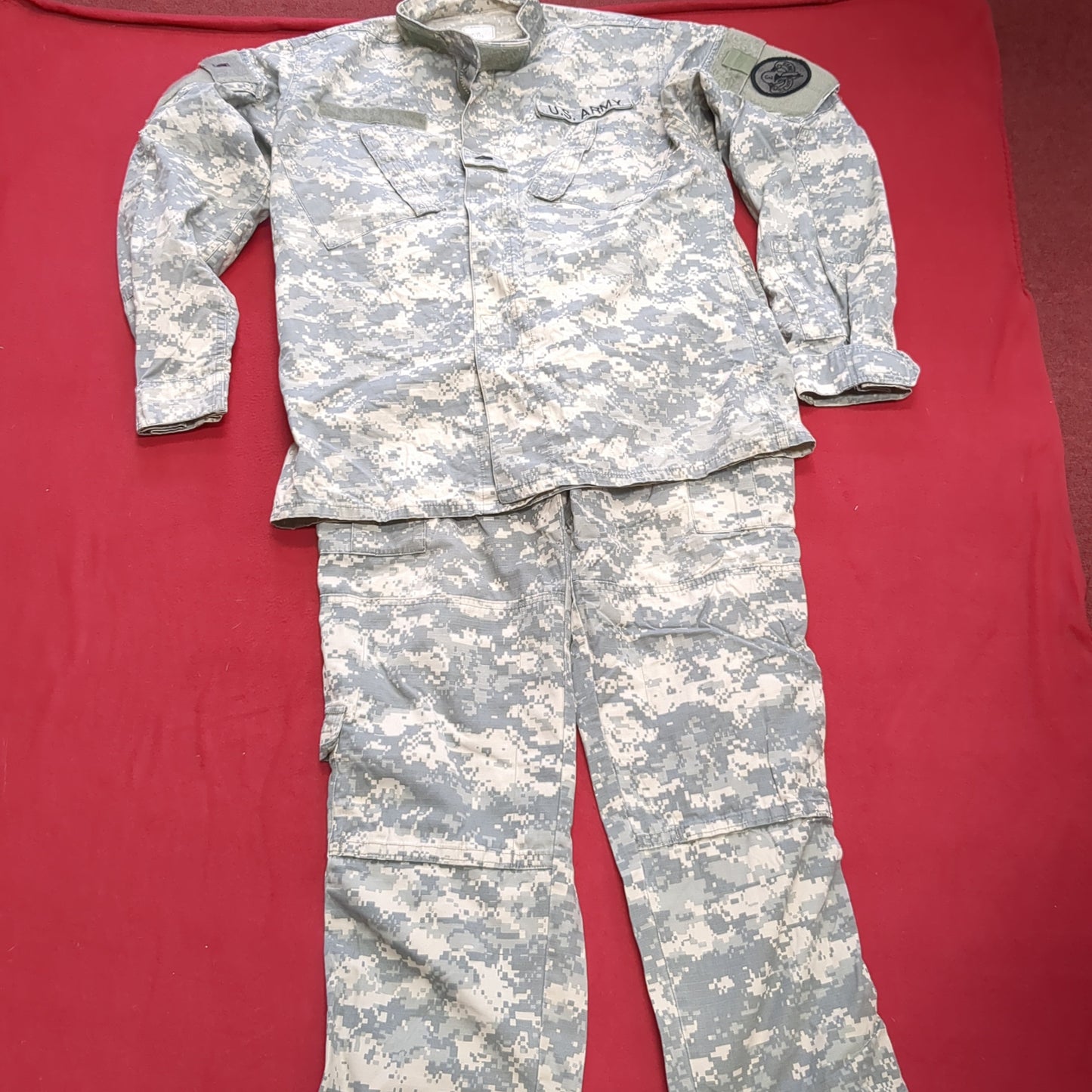 SET - US Army MEDIUM Xtra-Long Digital Pattern Combat Uniform ACU UCP Used (fb15-FEB82)