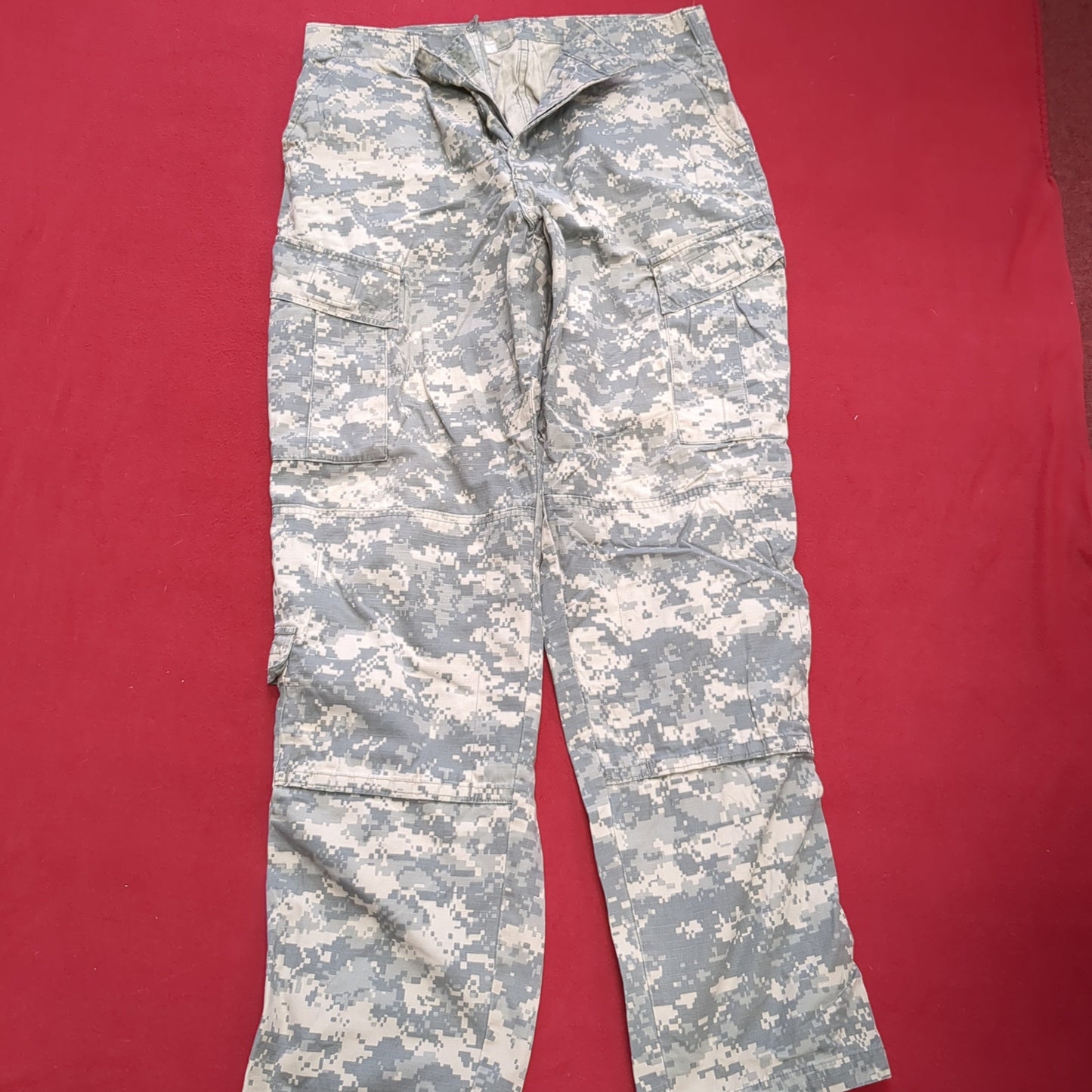 SET - US Army MEDIUM Xtra-Long Digital Pattern Combat Uniform ACU UCP Used (fb15-FEB82)