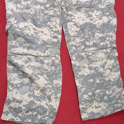 SET - US Army MEDIUM Xtra-Long Digital Pattern Combat Uniform ACU UCP Used (fb15-FEB82)