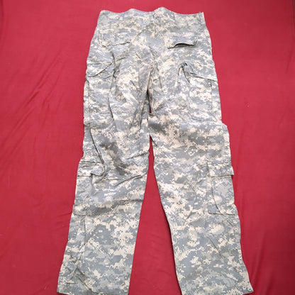 SET - US Army MEDIUM Xtra-Long Digital Pattern Combat Uniform ACU UCP Used (fb15-FEB82)