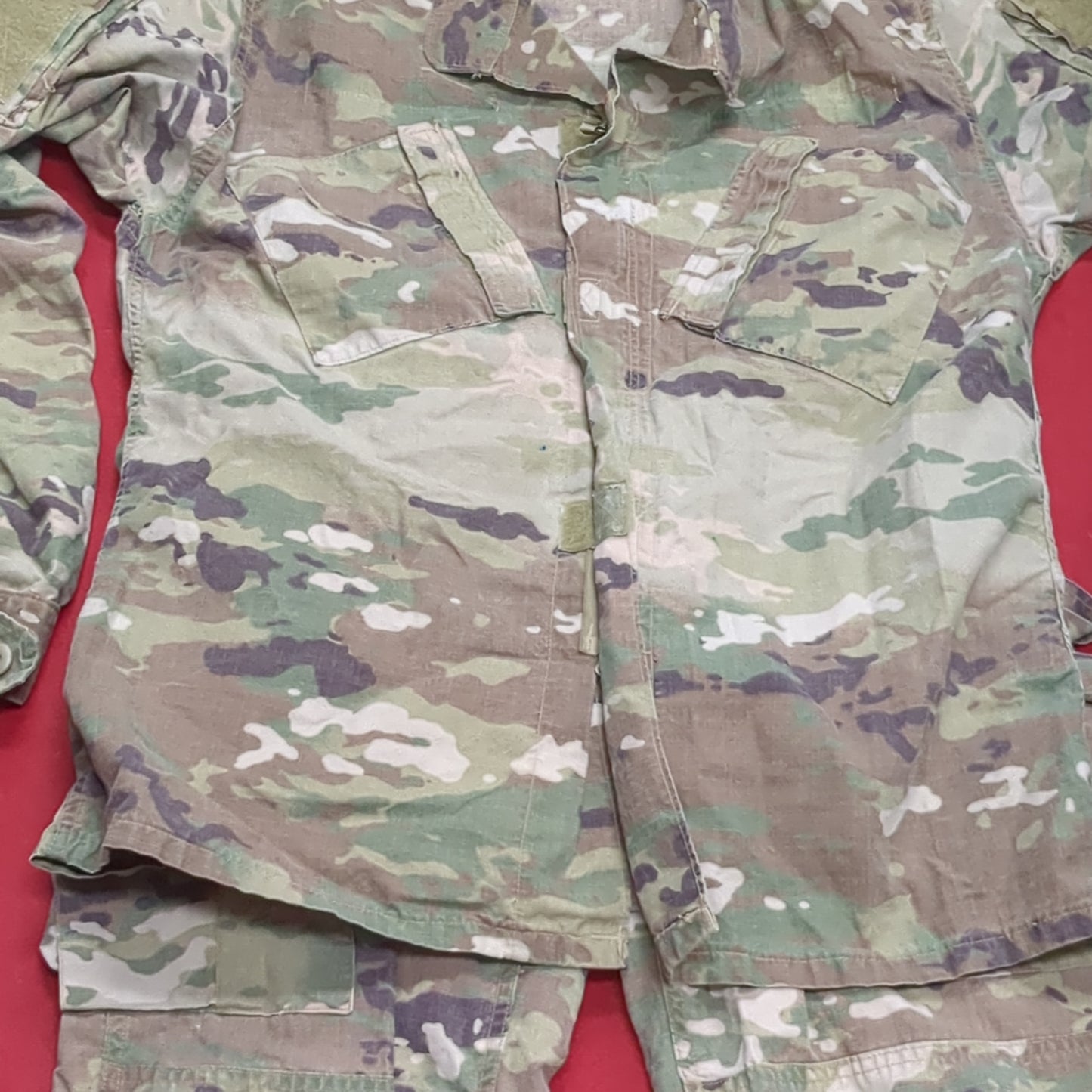 Set of medium regular deployment multicam uniform frac top pants used  (ocp9- ea05-enu79)