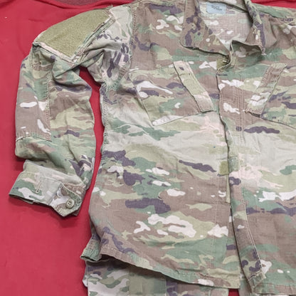 Set of medium regular deployment multicam uniform frac top pants used  (ocp9- ea05-enu79)