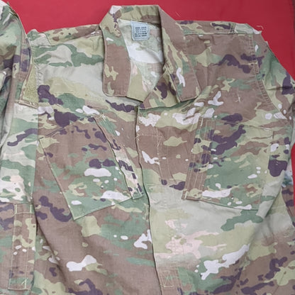 *Lot of Two* US Army MEDIUM REGULAR Multicam OCP Uniform FRAC Top Used (fc05-JUL57)