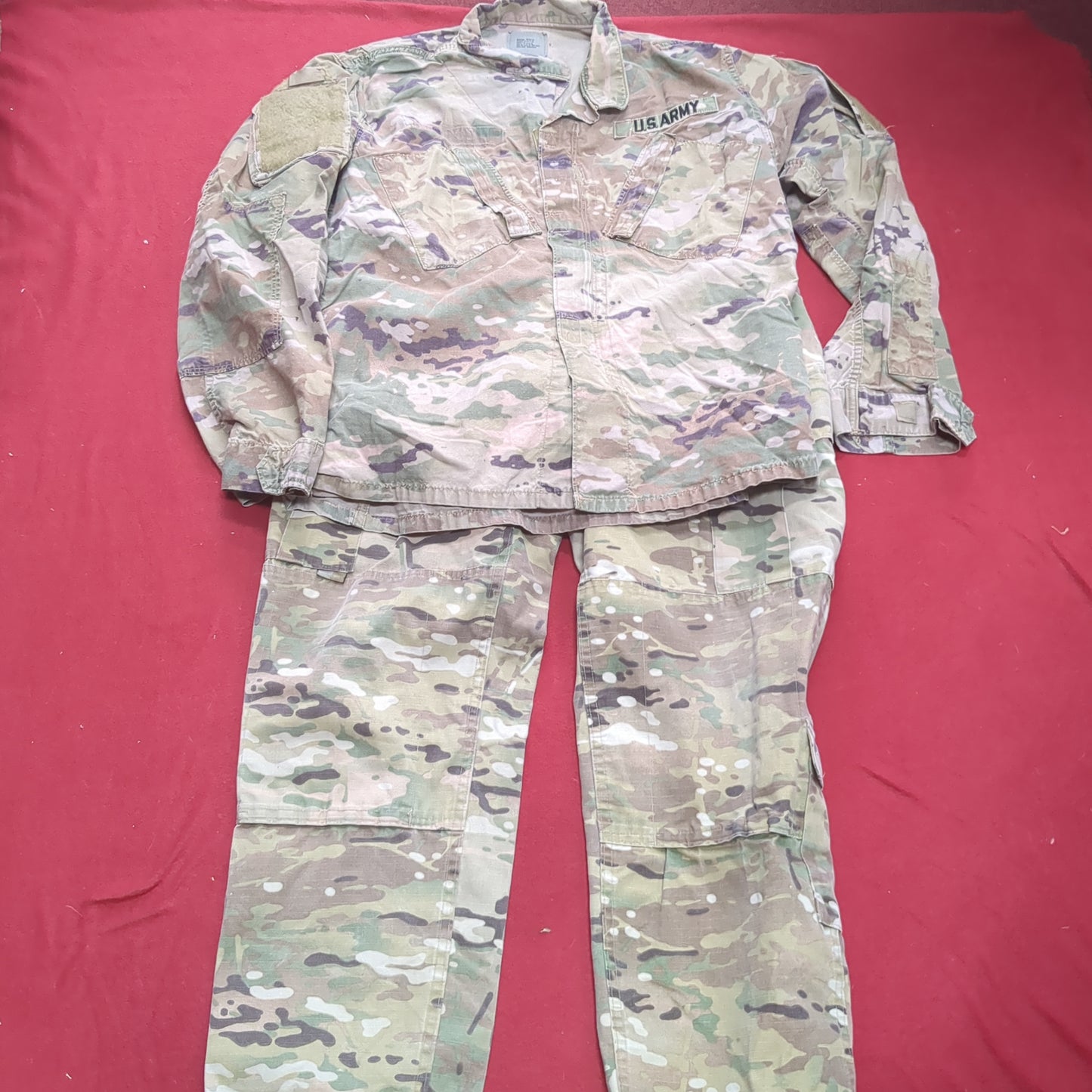 SET of Medium Regular Deployment Multicam OCP Uniform FRAC Top Pants Used (OCP9- ea05-JUL112)