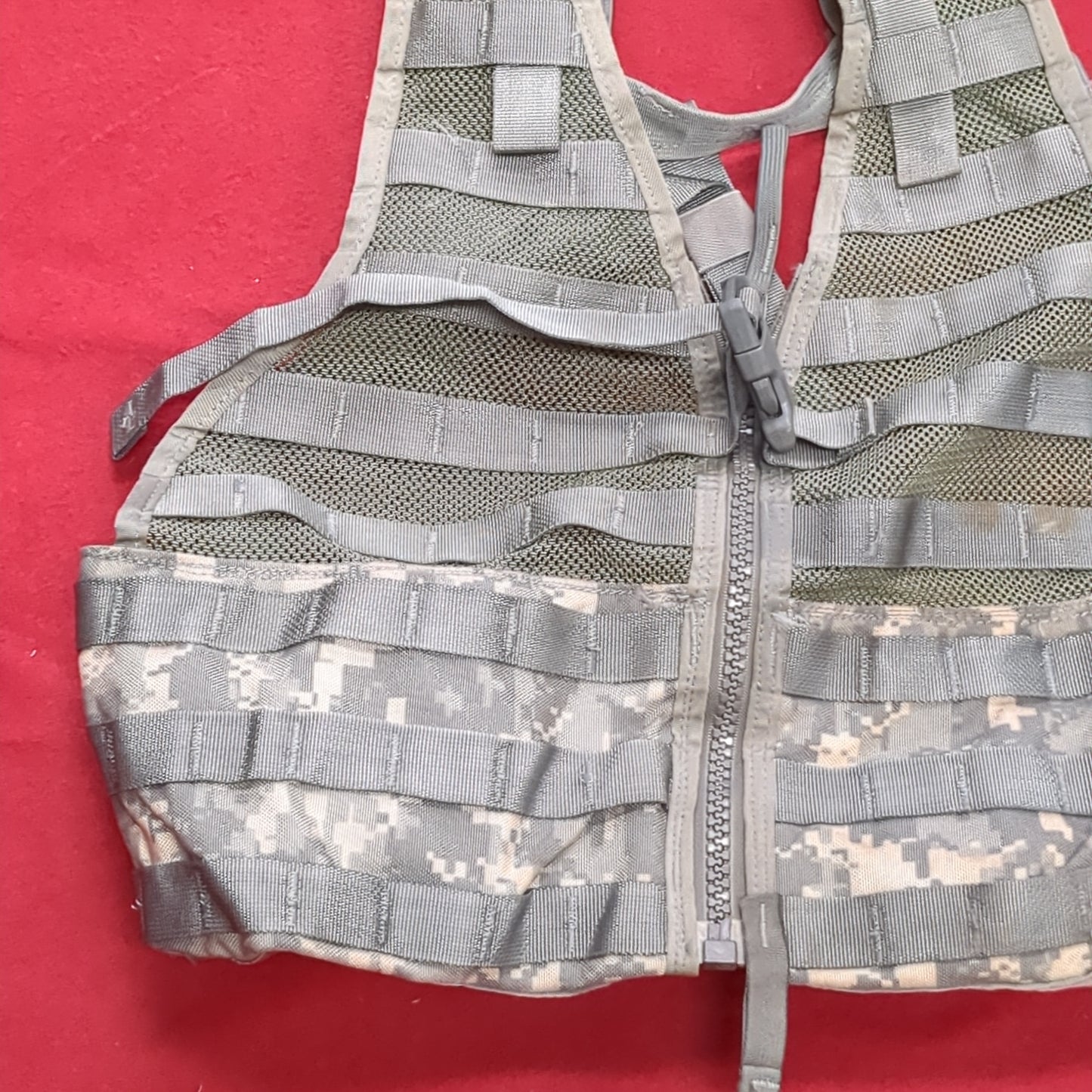 Chest Rig ACU Digitial Camo Fighting Load Carrier FLC Molle (eb06-JUL180)