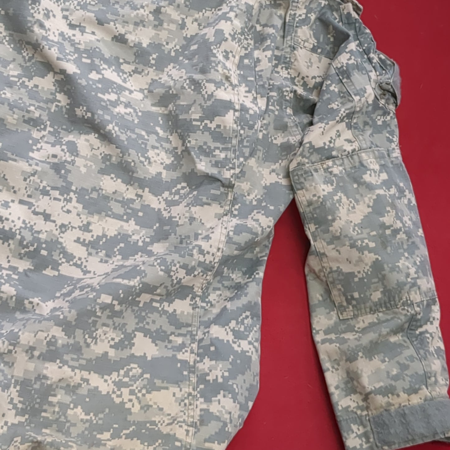 US Army ACU Combat Uniform Top Large Long UCP Digital Good Condition (fb16-JUL259)