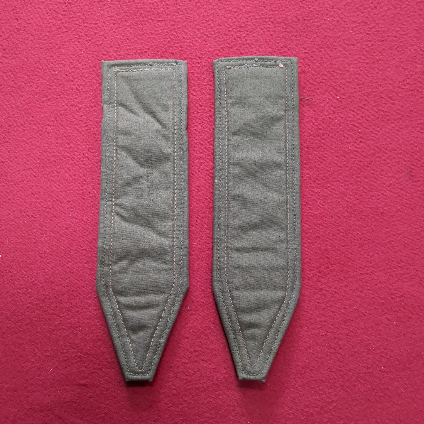 US Army 1945 Pair of Shoulder Straps (19a14)