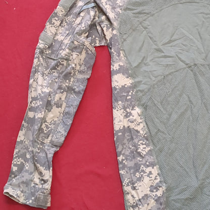 NOS ACU Combat Shirt Massif Medium (aa16-98)