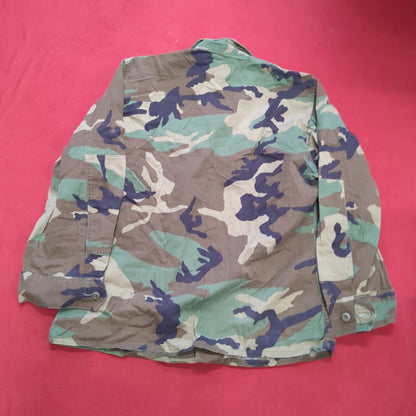 US Army Woodland Camo Temperate Combat Coat Size Medium Short (aa01-30)