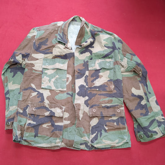 US Army Woodland Camo Combat Coat Size Medium Short (aa01-29)