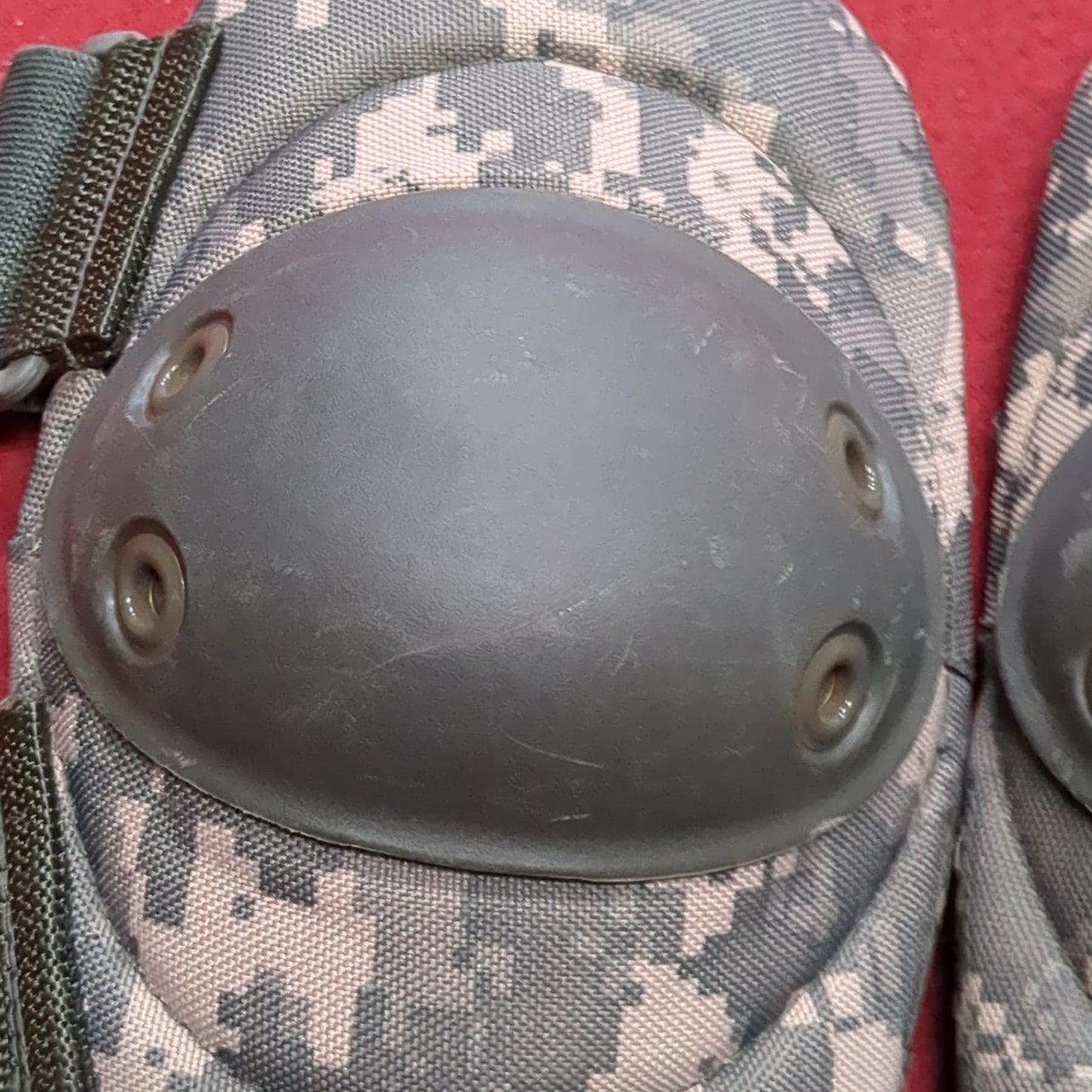 US Military Issue ACU Digital Elbow Pads (08s15)