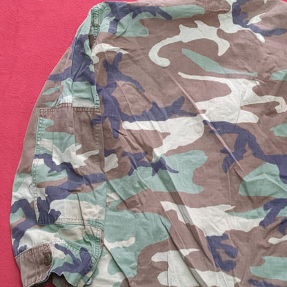 US Army Hot Weather Woodland Camo Coat Size Small Short (20s ac15-26)