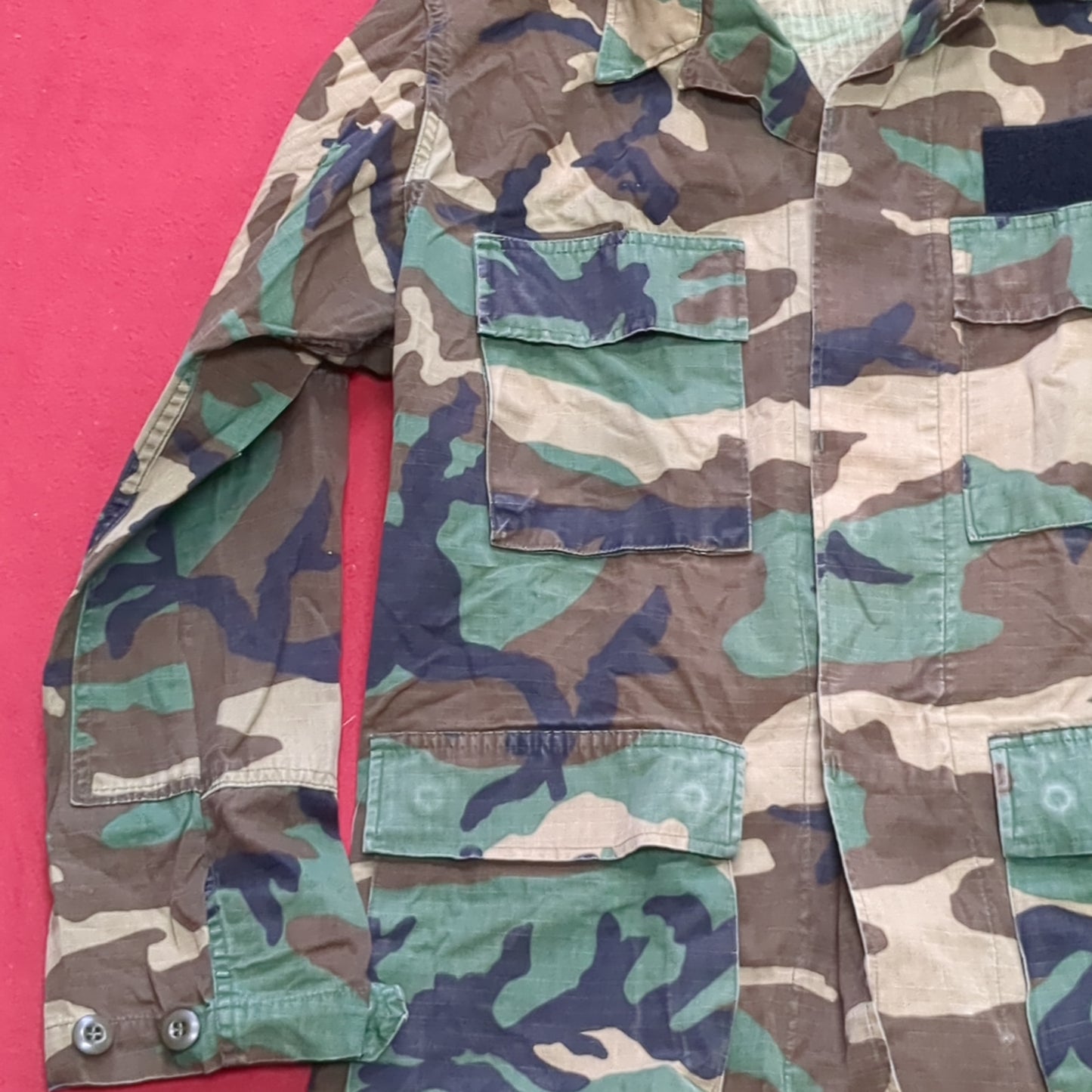 US Army Hot Weather Woodland Camo Coat Size Small Regular (20s ac15-27)