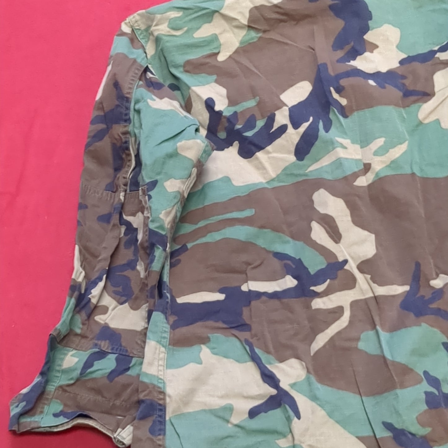 US Army Woodland Camo Coat Size Small Regular (21s ac15-30)