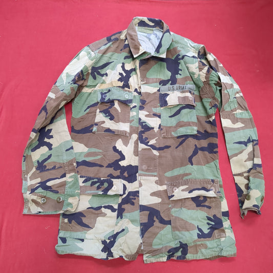 US Army Woodland Camo Coat Size Medium Short (21s ac15-33)