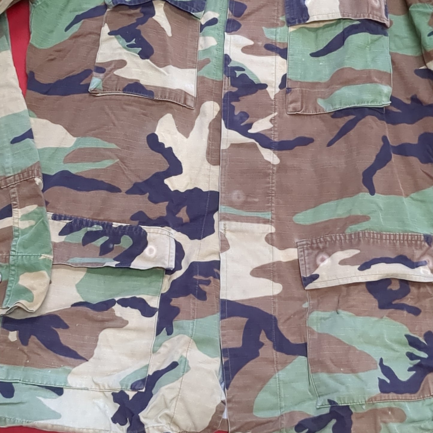 US Army Woodland Camo Coat Size Medium Short (21s ac15-33)