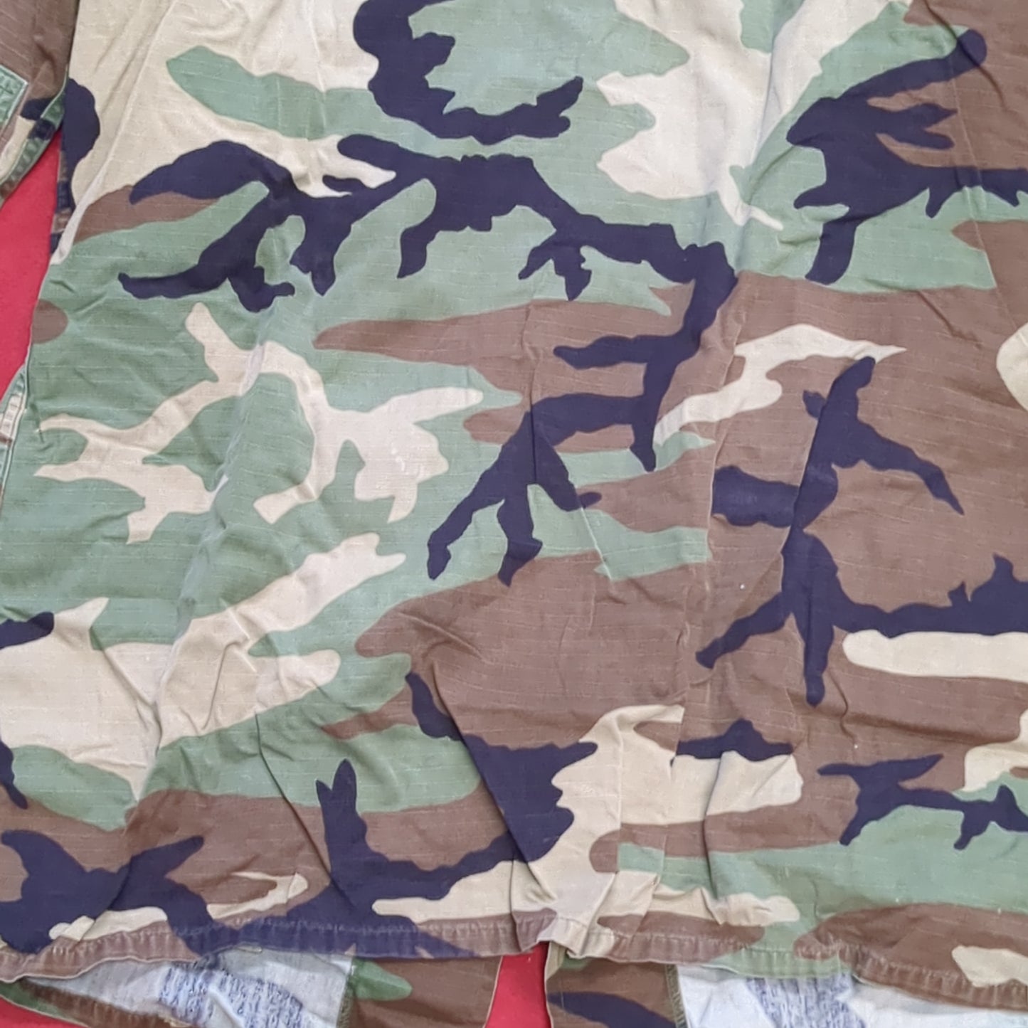 US Army Woodland Camo Coat Size Medium Short (21s ac15-33)