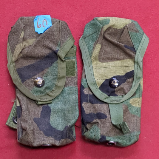 - Lot of 2 - US Army Single Magazine Molle II BDU Woodland Pouch (28s60)