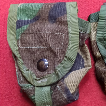 - Lot of 2 - US Army Hand Grenade Molle II BDU Woodland Pouch (28s44)