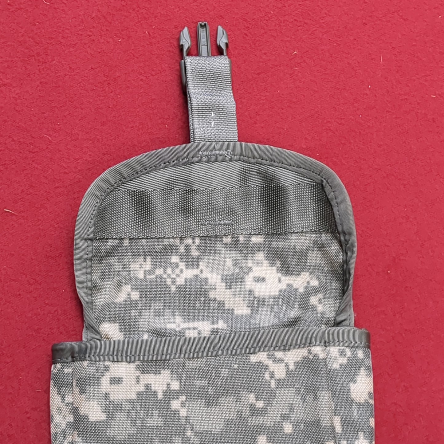 USED US Army UCP Digital E-Tool Carrier Pouch Molle (29s14)