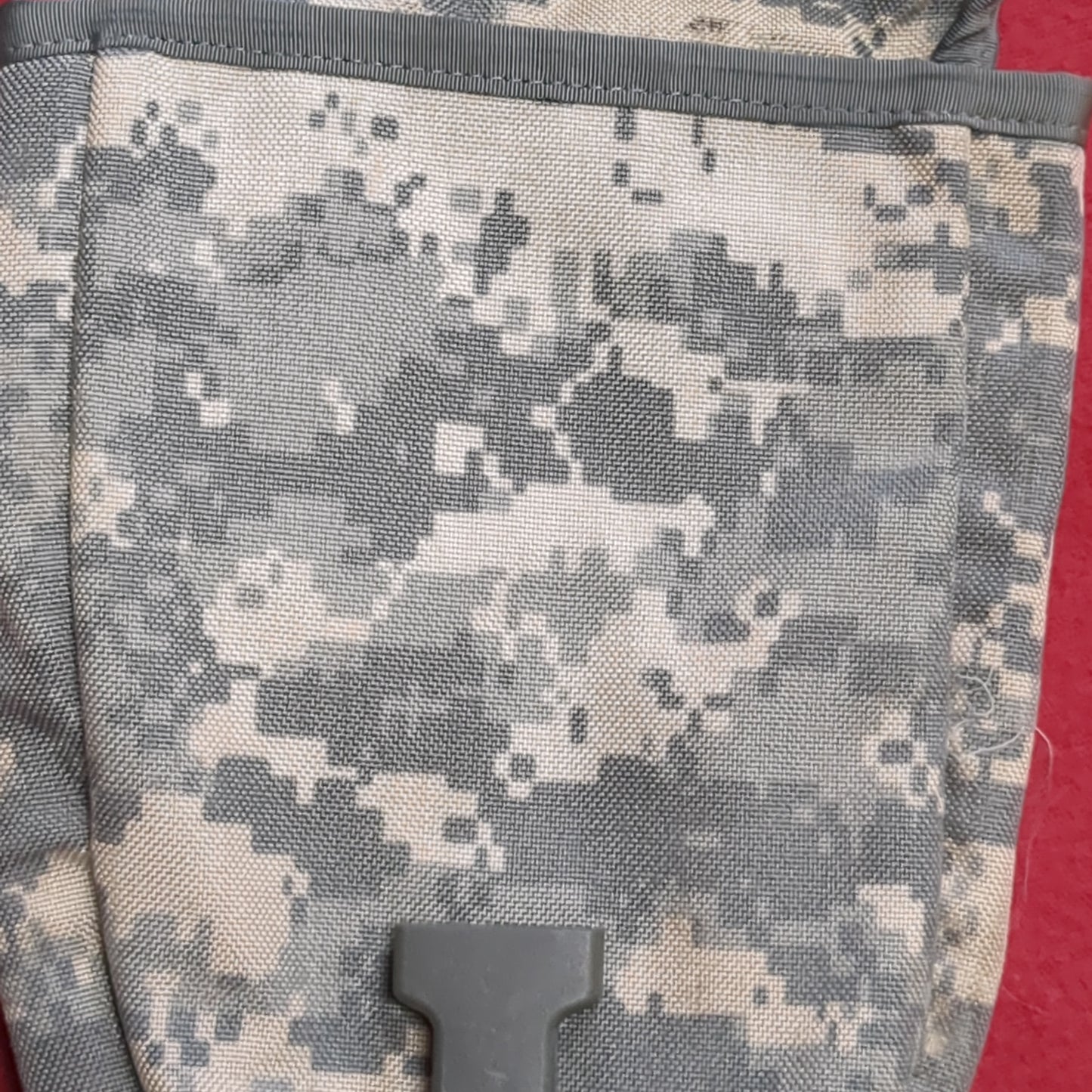 USED US Army UCP Digital E-Tool Carrier Pouch Molle  (29s13)