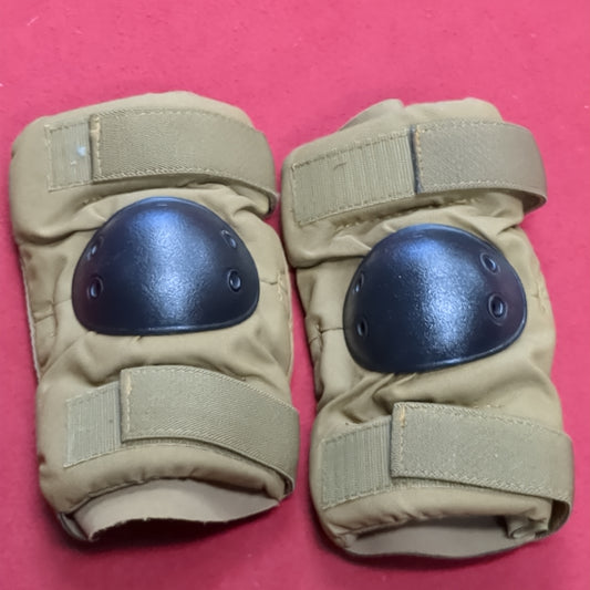 US Army Coyote Elbow Pads Size Large (43CR cb4-24)