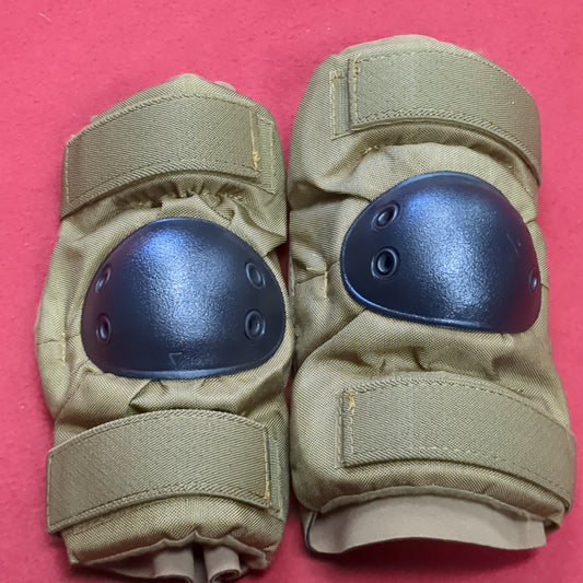 US Army Coyote Elbow Pads Size Large (43CR cb4-25)