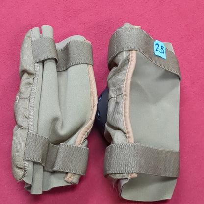 US Army Coyote Elbow Pads Size Large (43CR cb4-25)