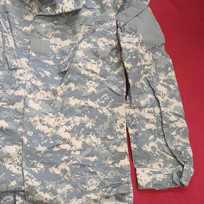 Set of US Army Digital Camo Coat and Trouser Size Small Regular (31CR ca6-41)