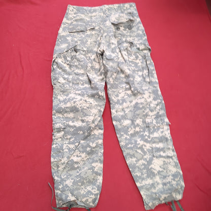 Set of US Army Digital Camo Coat and Trouser Size Small Regular (31CR ca6-41)