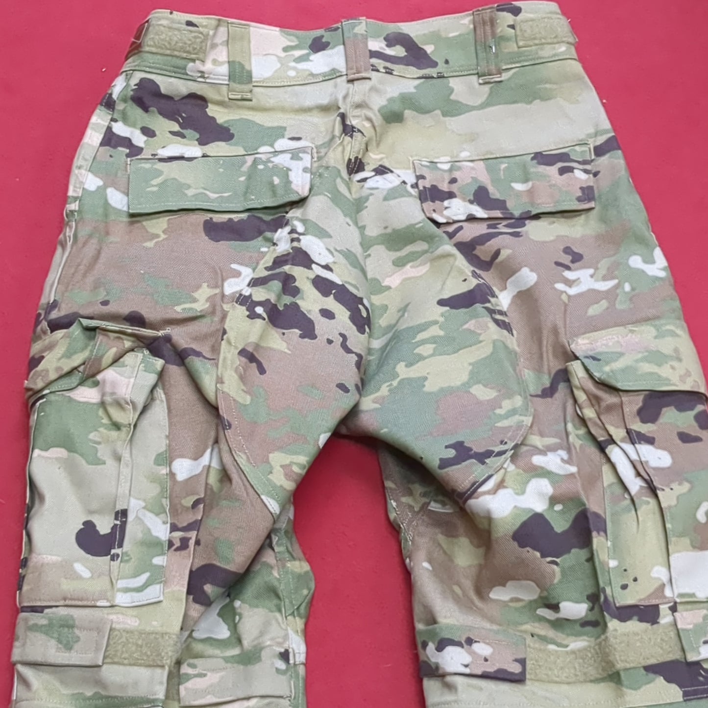 Set of Medium Short Combat Pants with Khaki Knee Pads Protective Tactical Assault Excellent Condition (01cr- ca14-GUA60)