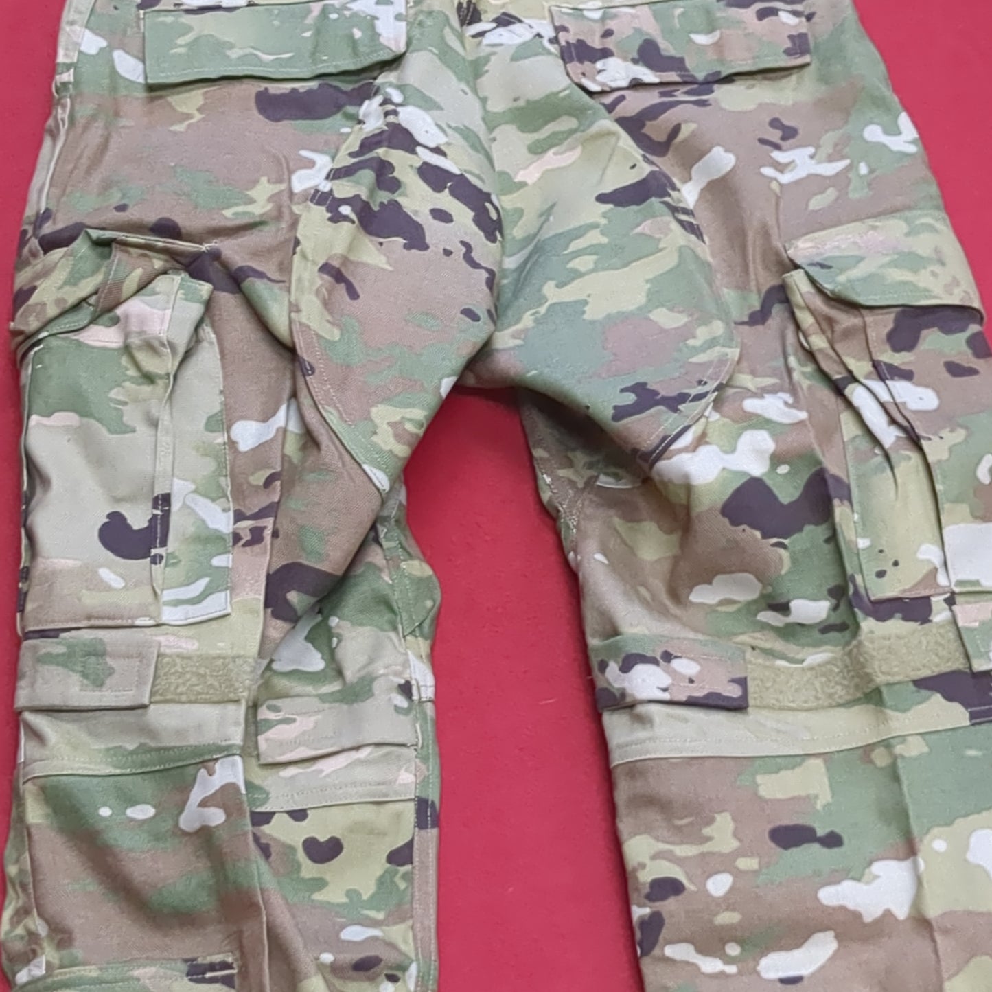 Set of Medium Short Combat Pants with Khaki Knee Pads Protective Tactical Assault Excellent Condition (01cr- ca14-GUA60)