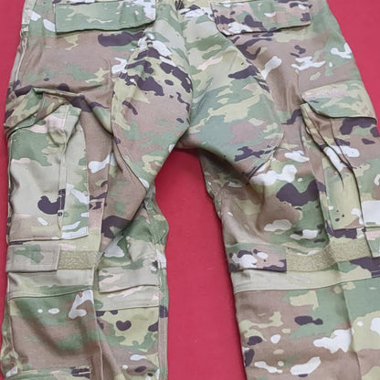 Set of Medium Short Combat Pants with Khaki Knee Pads Protective Tactical Assault Excellent Condition (01cr- ca14-GUA60)