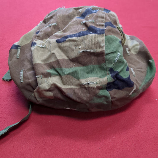 US Army Parachutist Helmet Cover Size Medium/Large Woodland Pattern (32CR ca7-11)