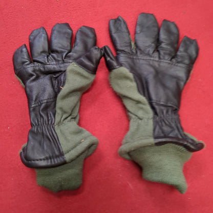 - Unused - Men's Size 5 HAU-15/P Flyer's Intermediate Cold Weather Gloves (42CR- cb3-AUG249)