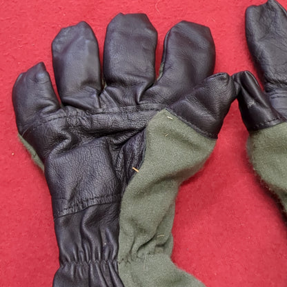 - Unused - Men's Size 5 HAU-15/P Flyer's Intermediate Cold Weather Gloves (42CR- cb3-AUG249)