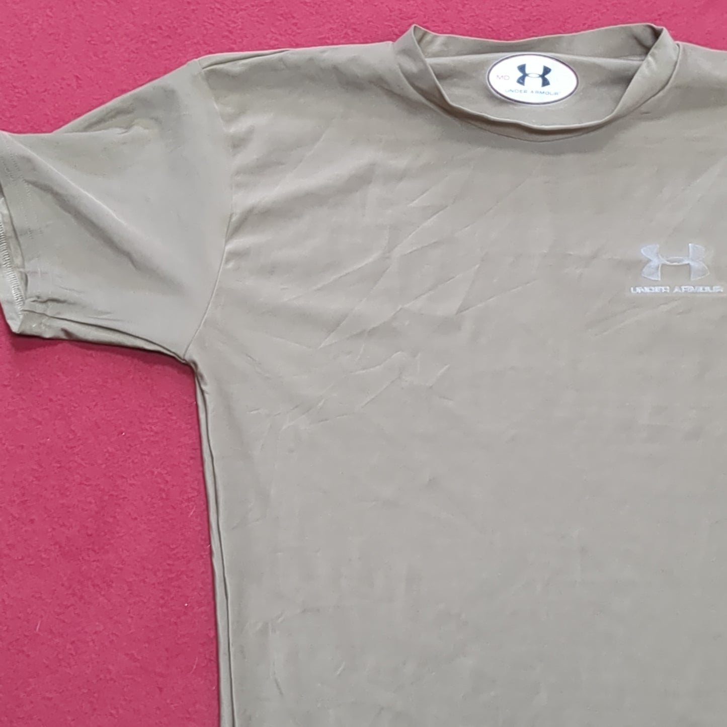 - Unused- Under Armour T-shirt Medium Coyote (cw- ea04-AUG351)