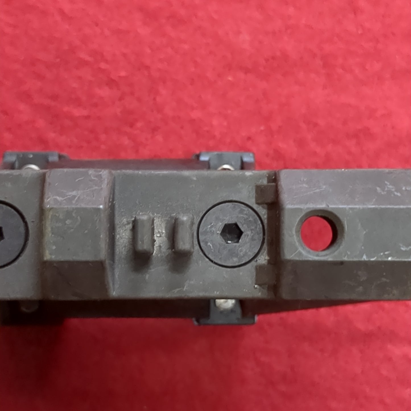 US Army PEQ Laser Mounting Bracket A3186958 Good Condition (22oPEQ)