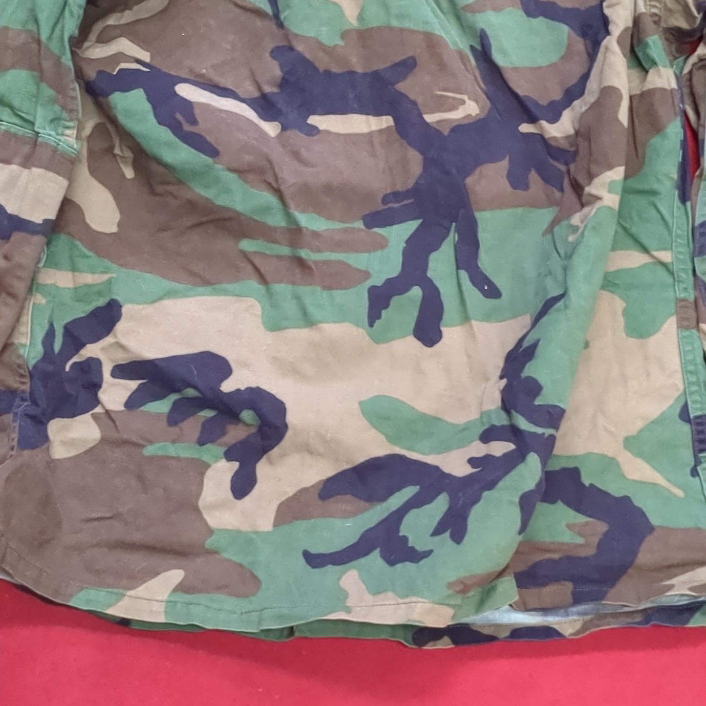 US Army Woodland Camo Coat Size Medium Short Hood Condition (A04- DC02-A9)