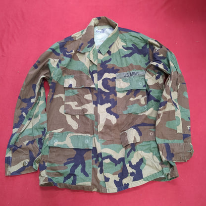 US Army Woodland Camo Coat Size Medium Short Good Condition (A04- DC02-A7)