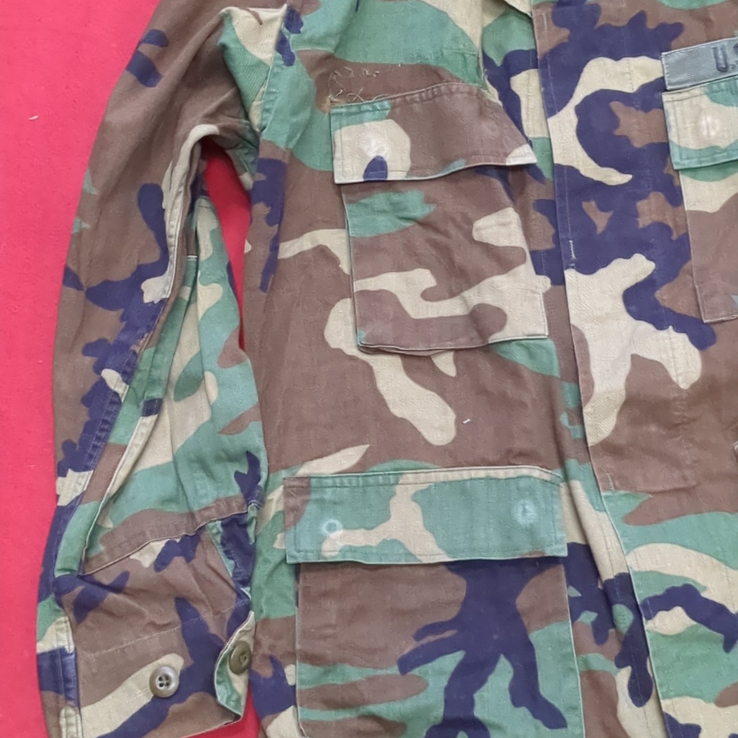 US Army Woodland Camo Coat Size Medium Short Good Condition (A04- DC02-A7)