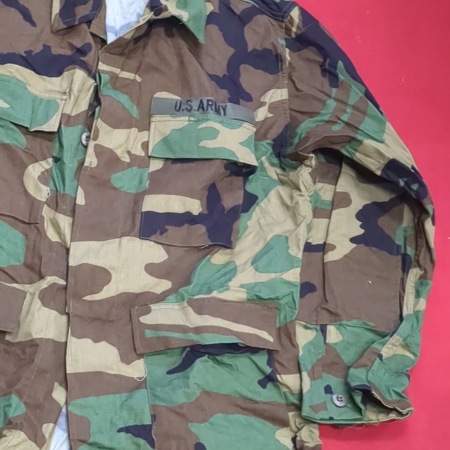 US Army Woodland Camo Coat Size Medium Short Good Condition (A04- DC02-A8)