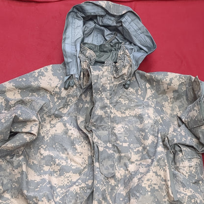 US Army Medium Long Gore-tex Extreme Cold Weather Parka Jacket ACU Used (acu-SEP22)