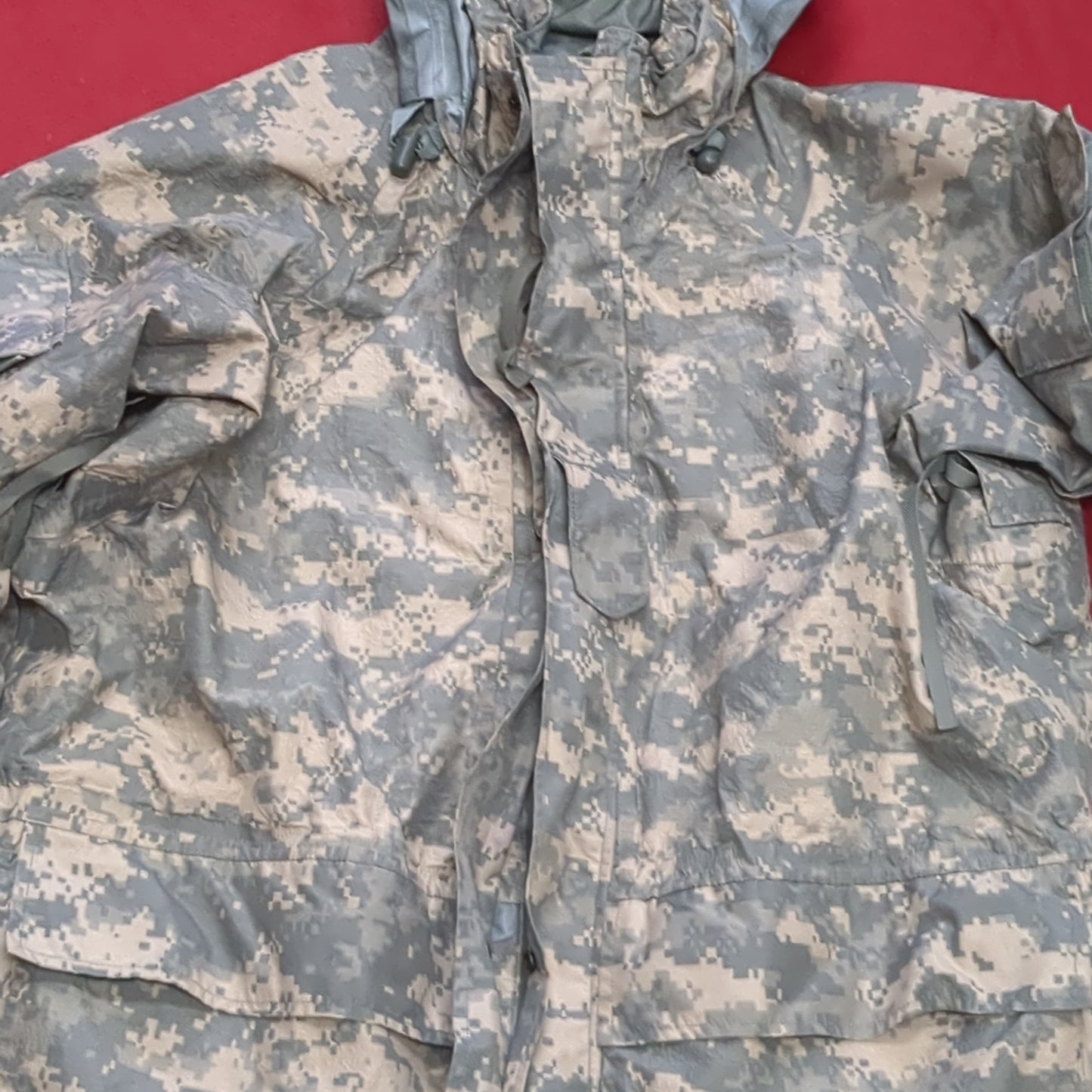 US Army Medium Long Gore-tex Extreme Cold Weather Parka Jacket ACU Used (acu-SEP22)