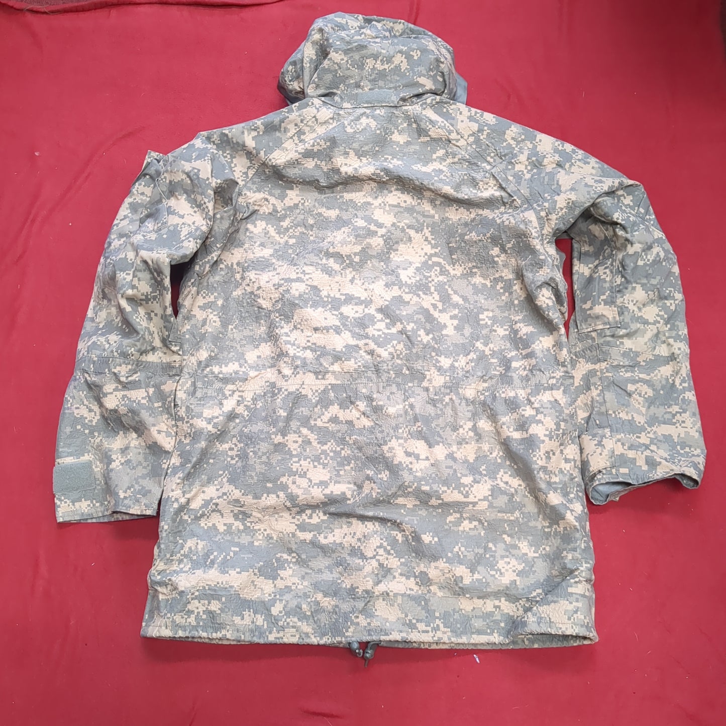 US Army Medium Long Gore-tex Extreme Cold Weather Parka Jacket ACU Used (acu-SEP22)