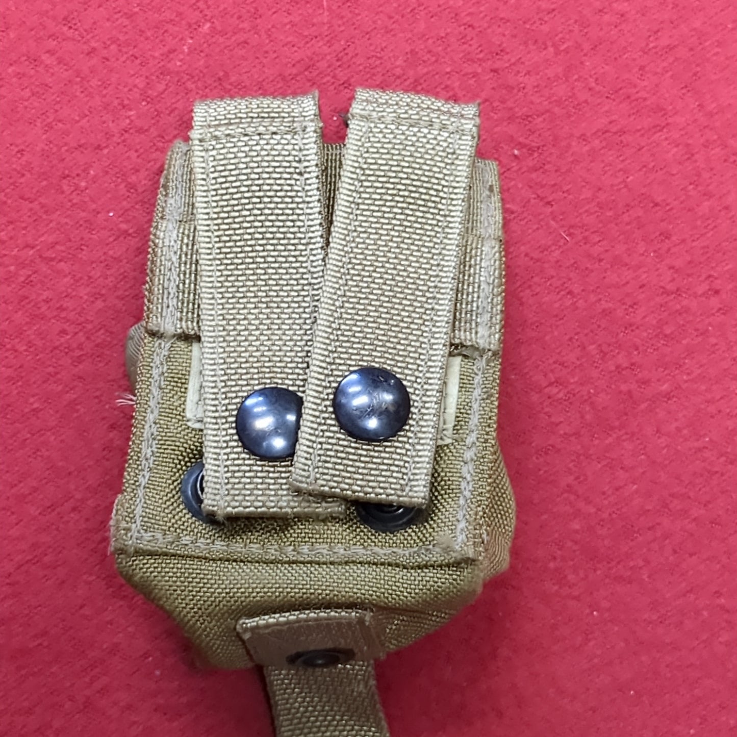 Eagle Industries MC-FGC-1-MS-COY Coyote Grenade Pouch  Good Condition (03g 35cr-31)